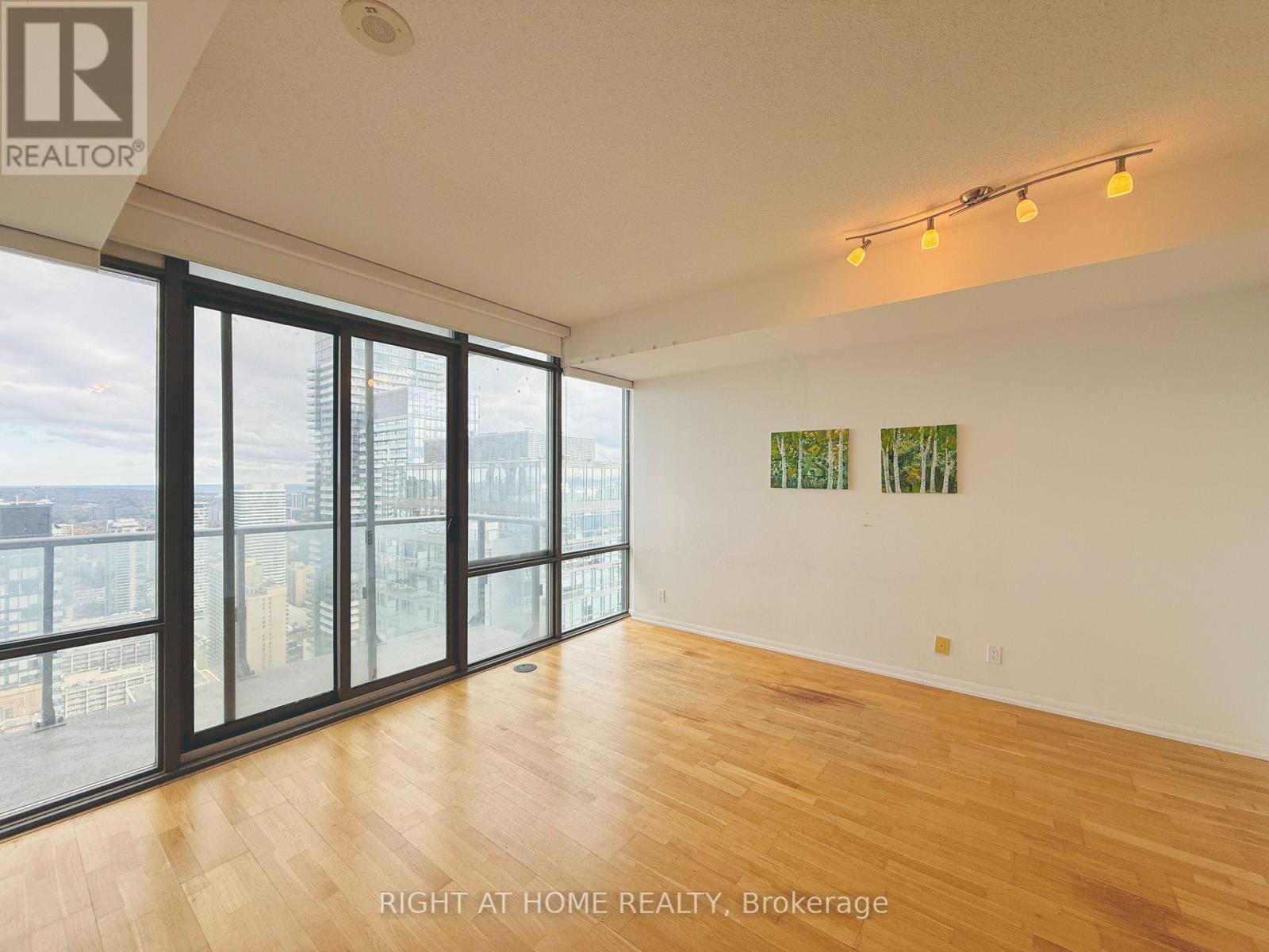 4506 - 832 Bay Street, Toronto, Ontario  M5S 1Z6 - Photo 6 - C12500248