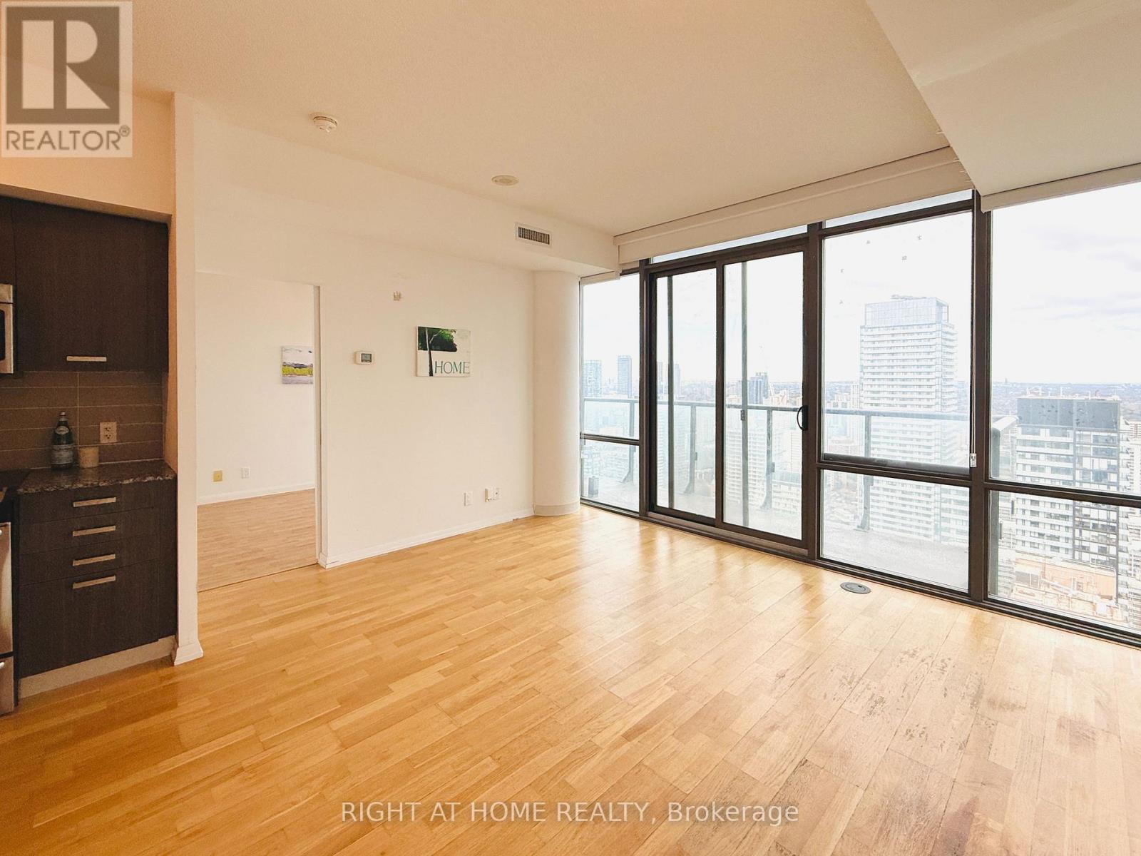 4506 - 832 Bay Street, Toronto, Ontario  M5S 1Z6 - Photo 7 - C12500248