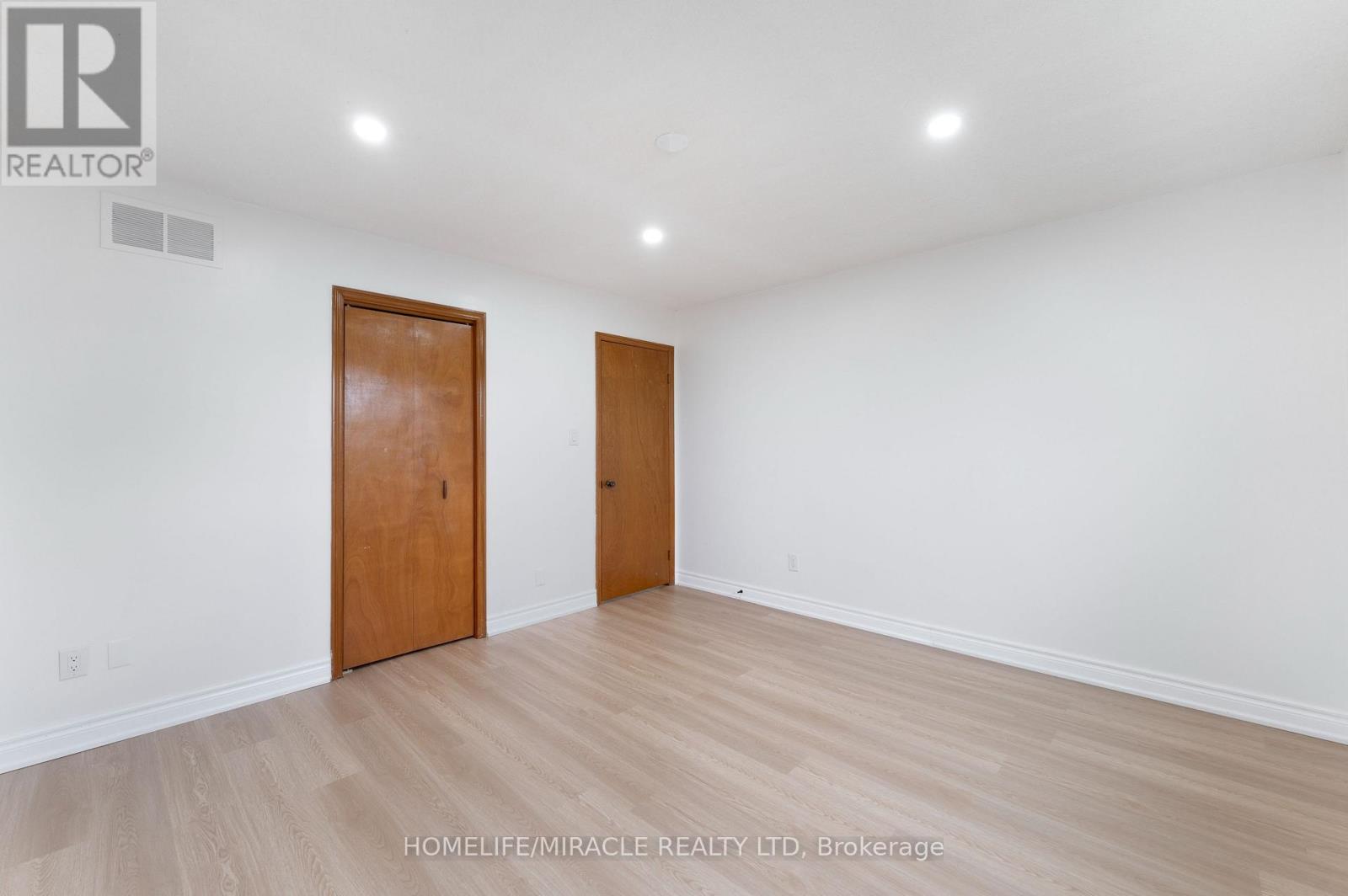 4 Greendowns Drive, Toronto, Ontario  M1M 2G7 - Photo 22 - E12500236