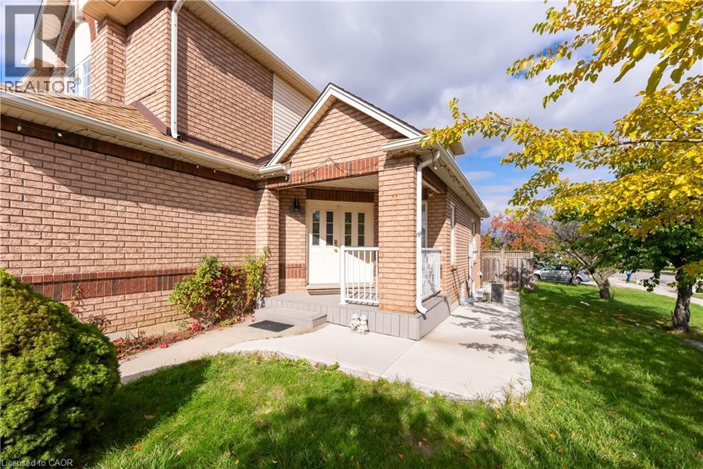 263 Hepburn Crescent, Hamilton, Ontario  L9C 7T3 - Photo 3 - 40783709