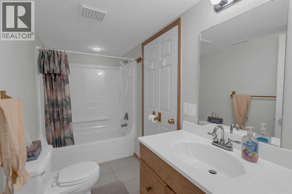 102 Edgebrook Heights Nw, Calgary, Alberta  T3A 5M5 - Photo 29 - A2264073