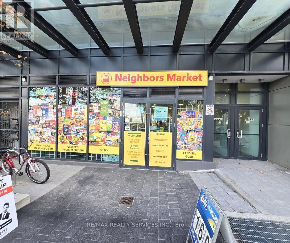 1490 BATHURST STREET, Toronto, Ontario