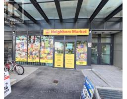 1490 BATHURST STREET, Toronto, Ontario