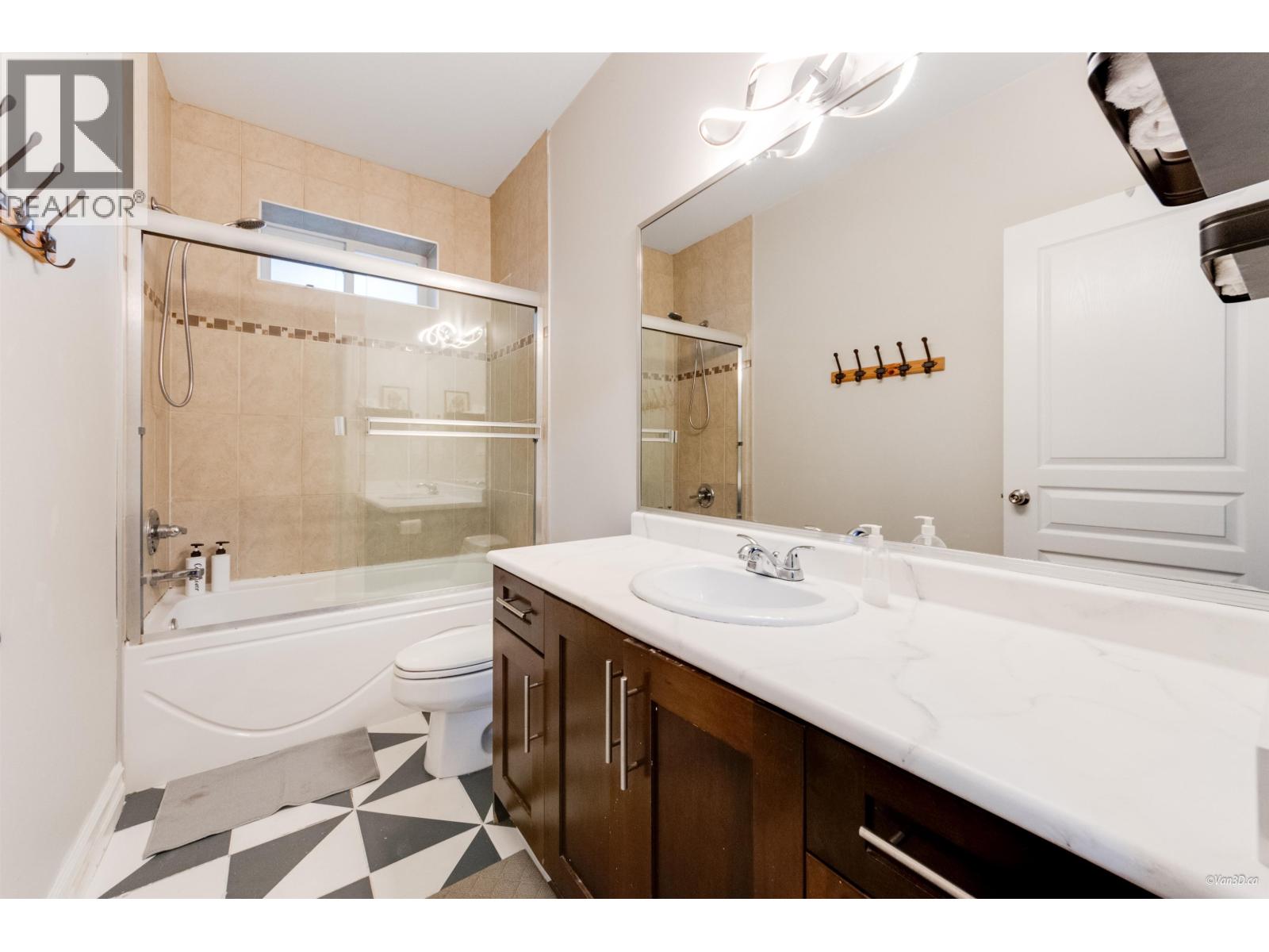 729 Delestre Avenue, Coquitlam, British Columbia  V3K 2G2 - Photo 32 - R3056099