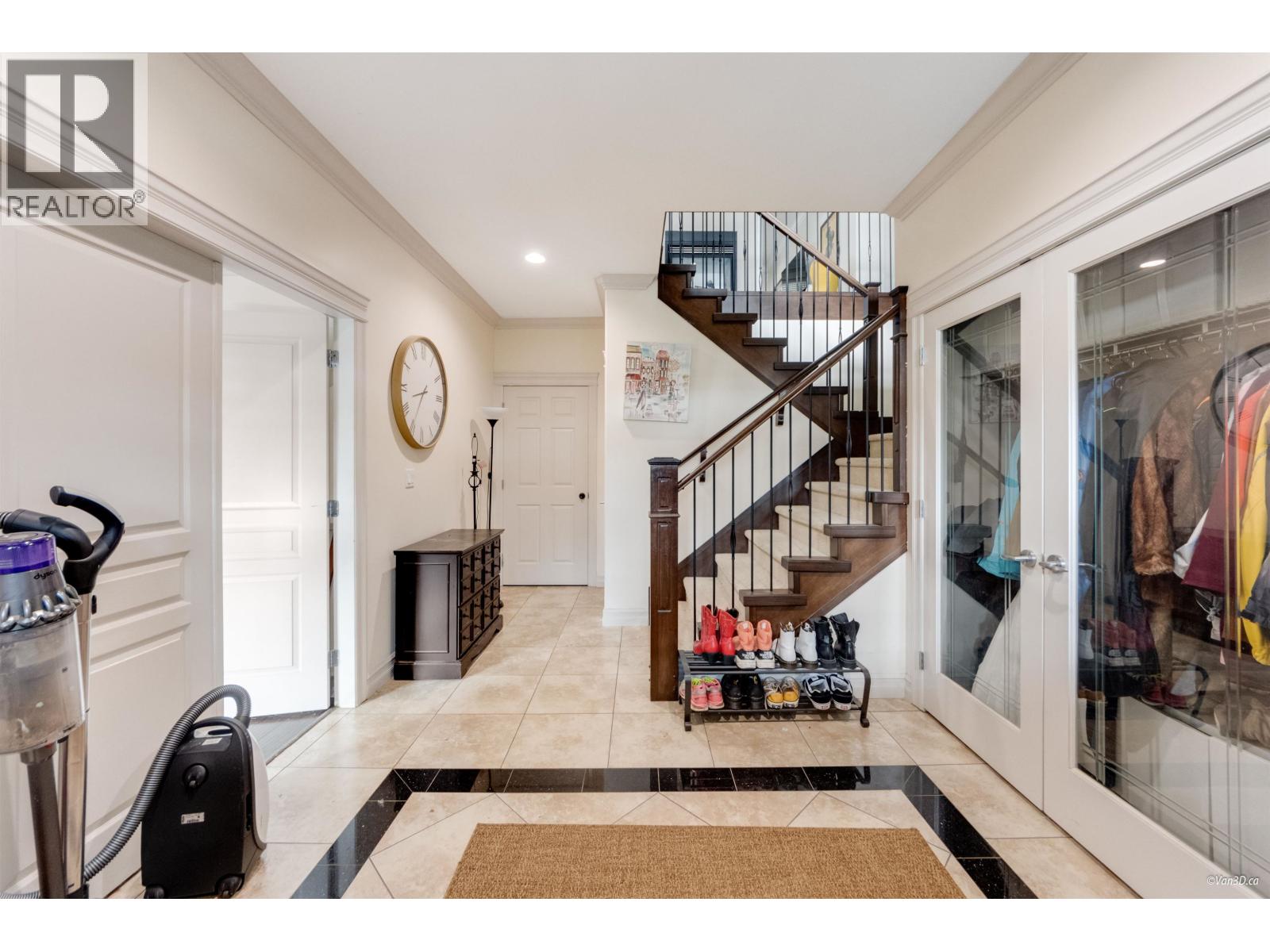 729 Delestre Avenue, Coquitlam, British Columbia  V3K 2G2 - Photo 3 - R3056099