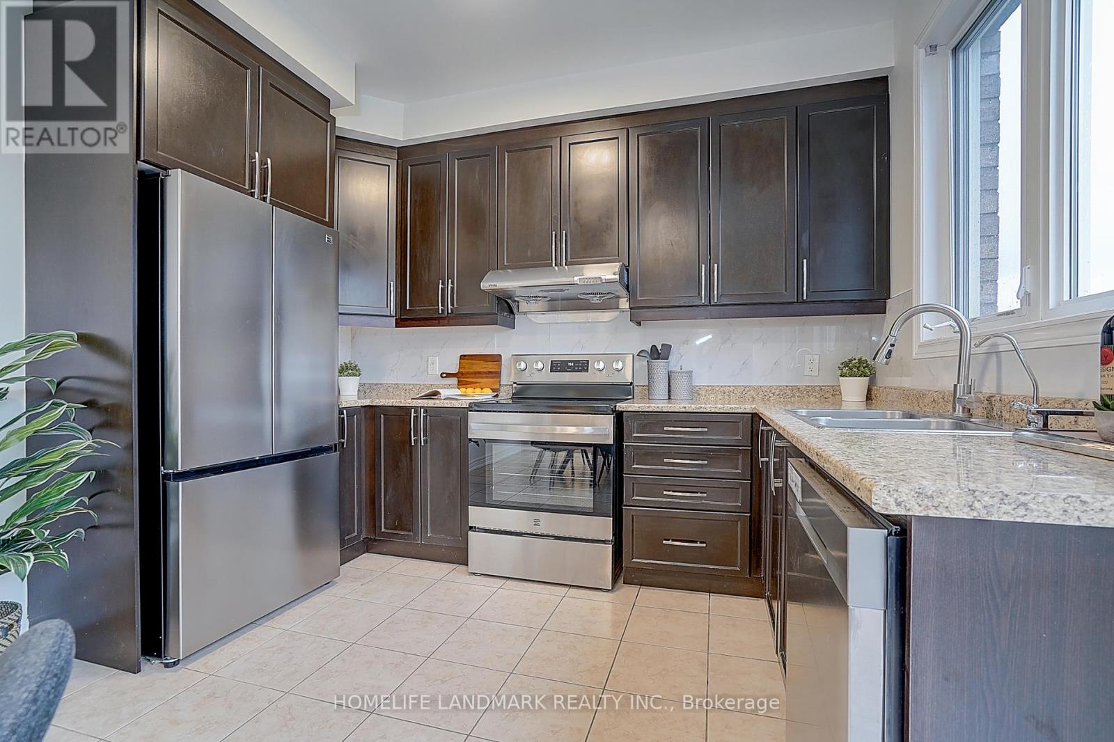 16 Beacon Piont Street, Markham, Ontario  L6E 0P3 - Photo 13 - N12500252