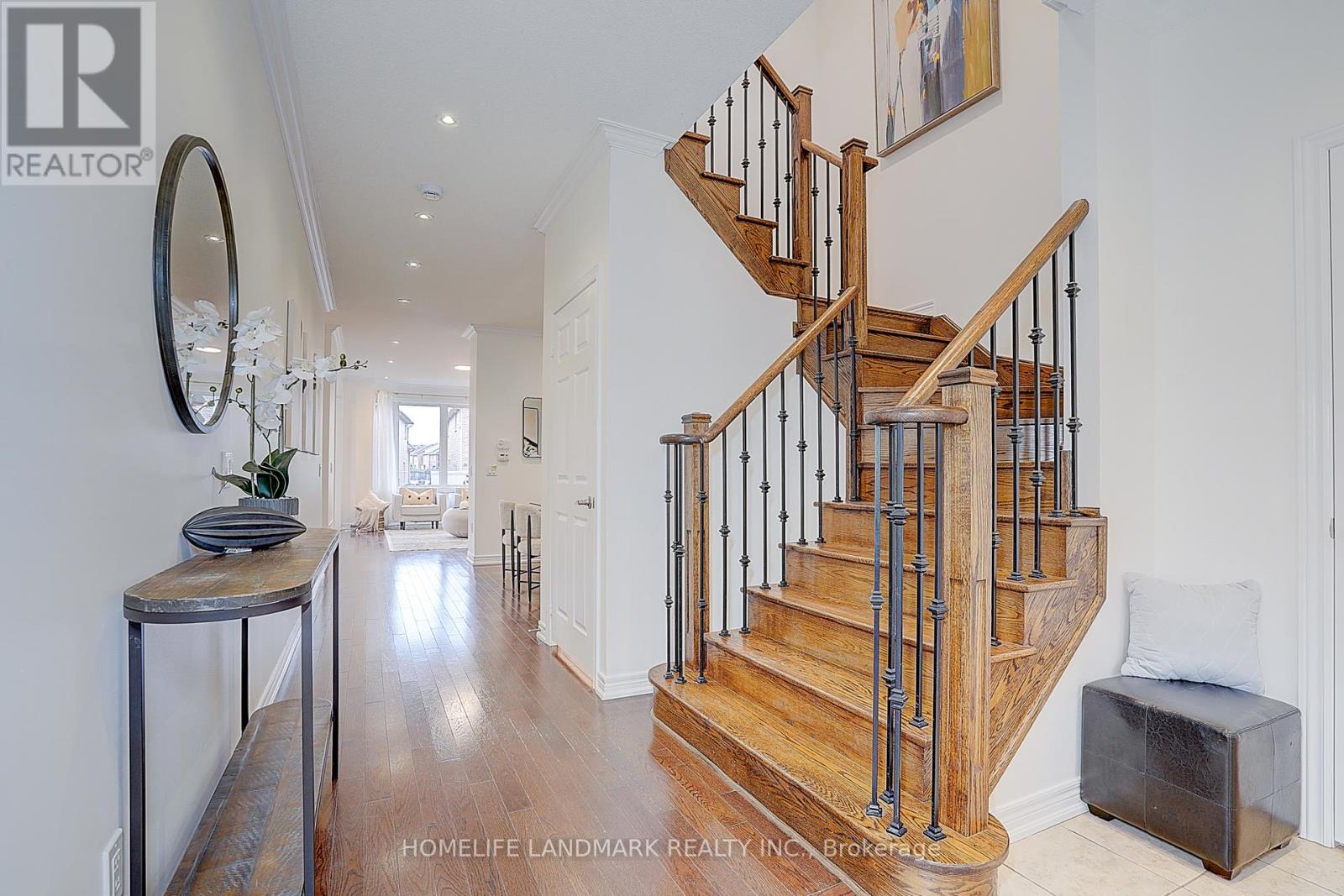 16 Beacon Piont Street, Markham, Ontario  L6E 0P3 - Photo 2 - N12500252