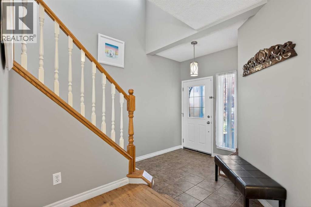 162 Mt Apex Crescent Se, Calgary, Alberta  T2Z 3C1 - Photo 3 - A2260711