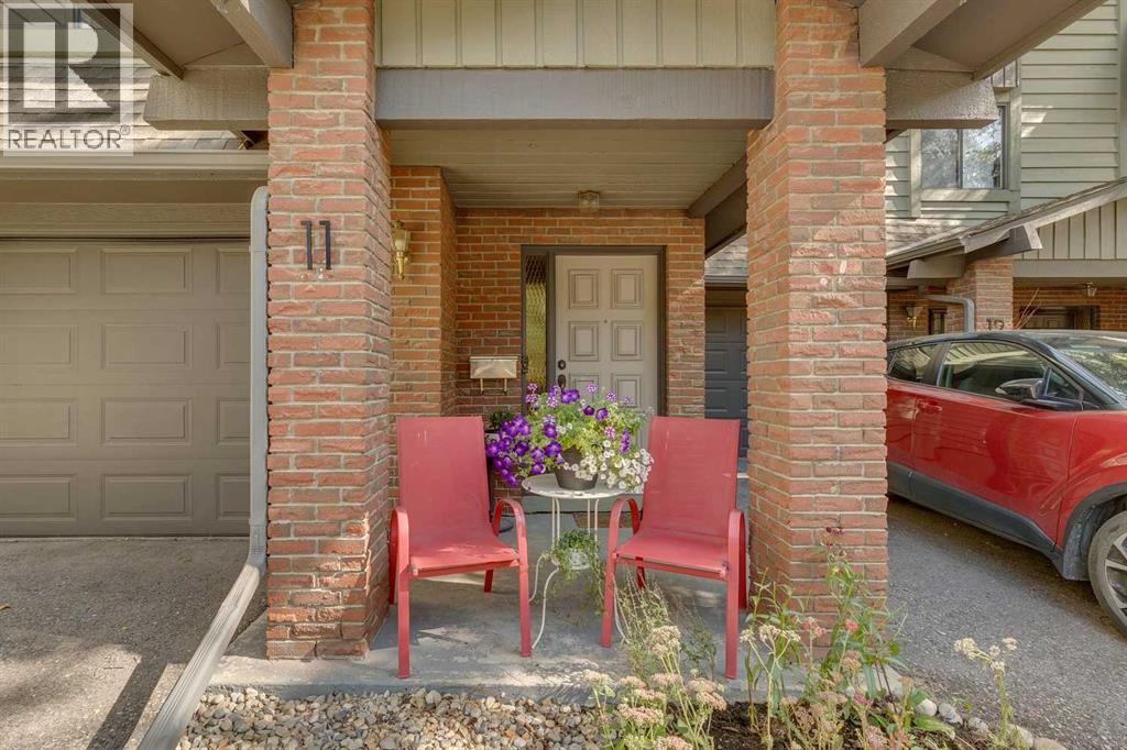 11, 10030 Oakmoor Way Sw, Calgary, Alberta  T2V 4S8 - Photo 3 - A2263830
