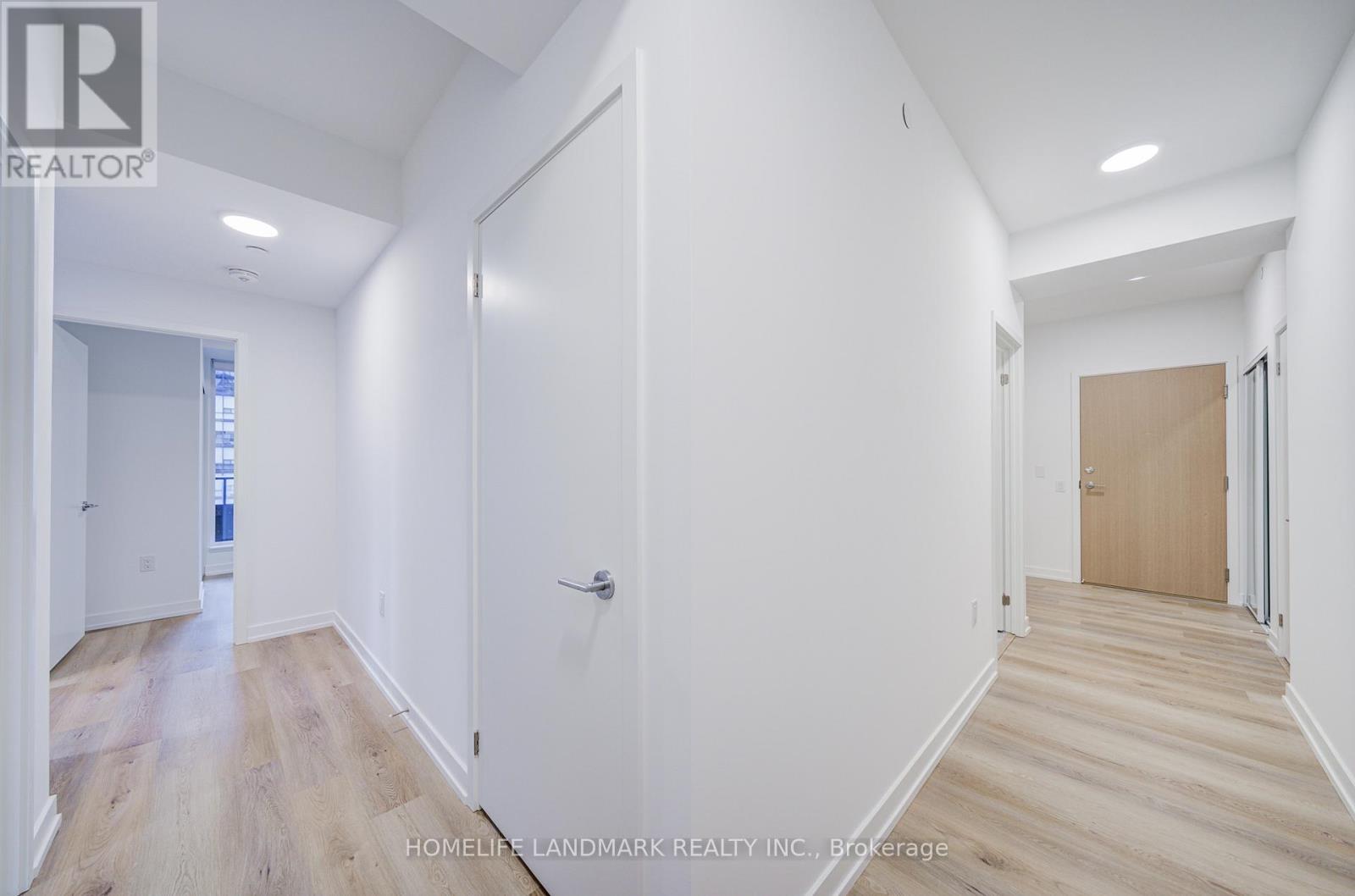 1208 - 395 Square One Drive, Mississauga, Ontario  L5B 0P6 - Photo 11 - W12498252