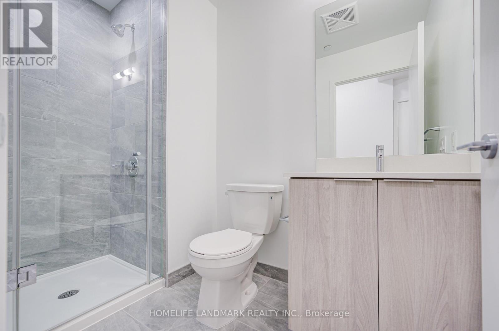 1208 - 395 Square One Drive, Mississauga, Ontario  L5B 0P6 - Photo 14 - W12498252