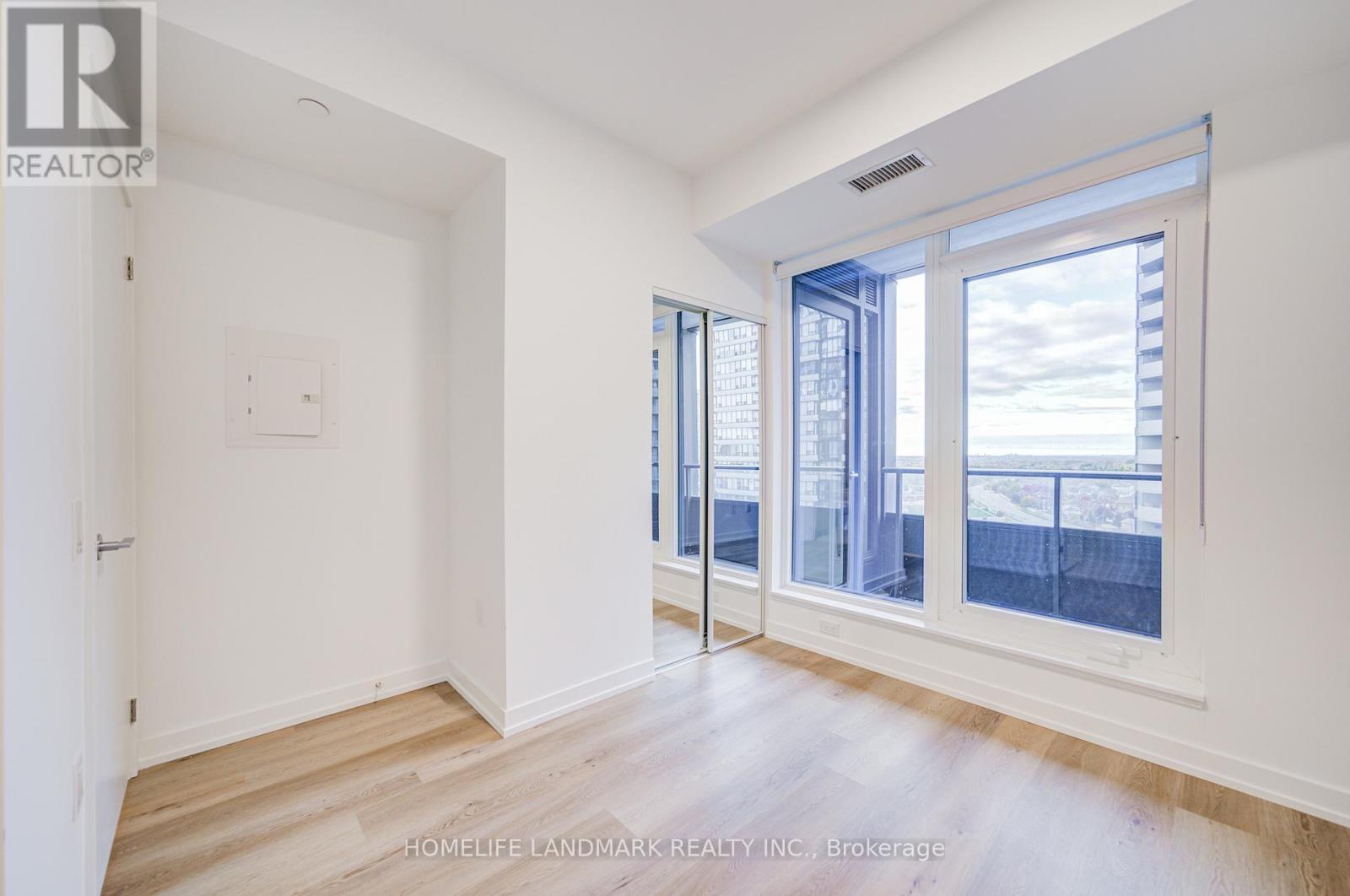 1208 - 395 Square One Drive, Mississauga, Ontario  L5B 0P6 - Photo 12 - W12498252