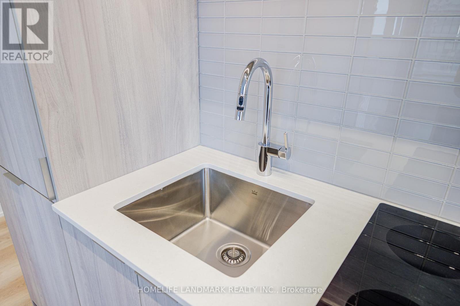 1208 - 395 Square One Drive, Mississauga, Ontario  L5B 0P6 - Photo 7 - W12498252