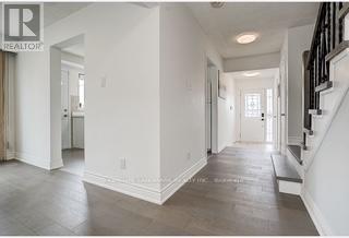 12 Dragoon Crescent, Toronto, Ontario  M1V 1N4 - Photo 3 - E12500272