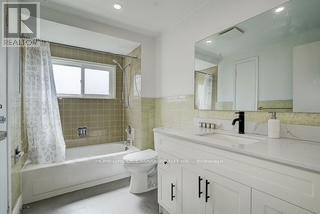 12 Dragoon Crescent, Toronto, Ontario  M1V 1N4 - Photo 9 - E12500272