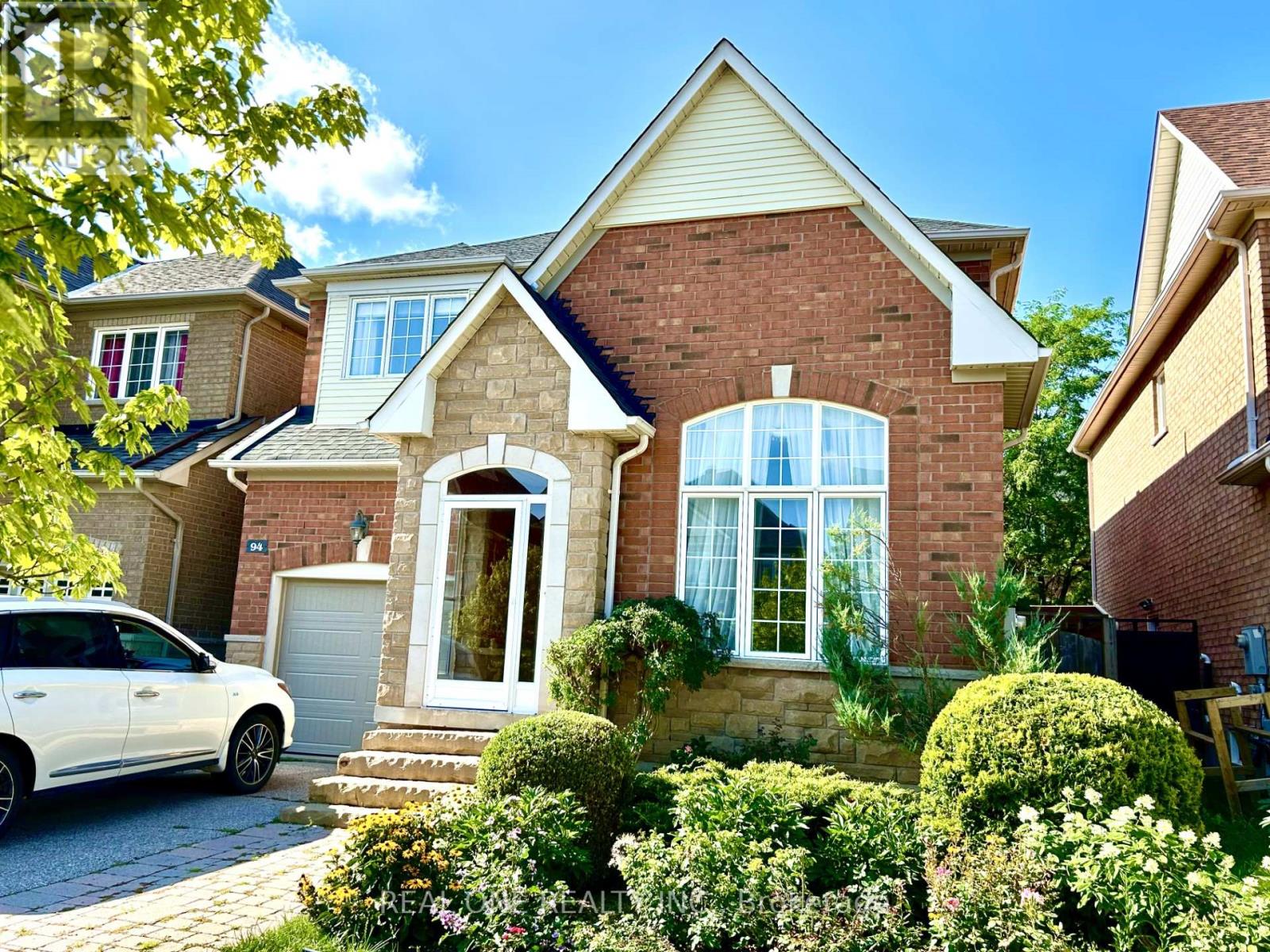 94 BARNWOOD DRIVE, Richmond Hill, Ontario