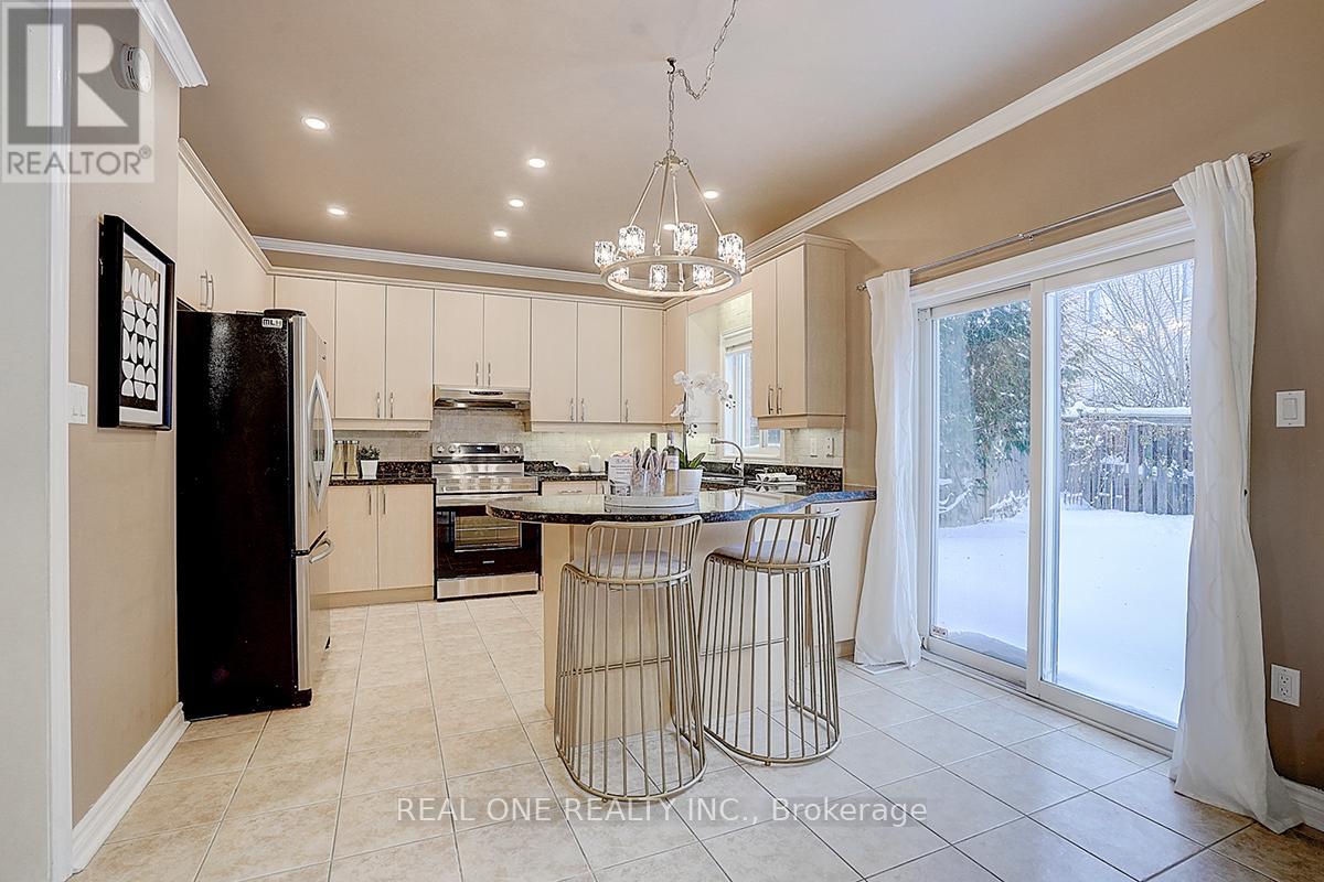 94 Barnwood Drive, Richmond Hill, Ontario  L4E 5A2 - Photo 15 - N12500270