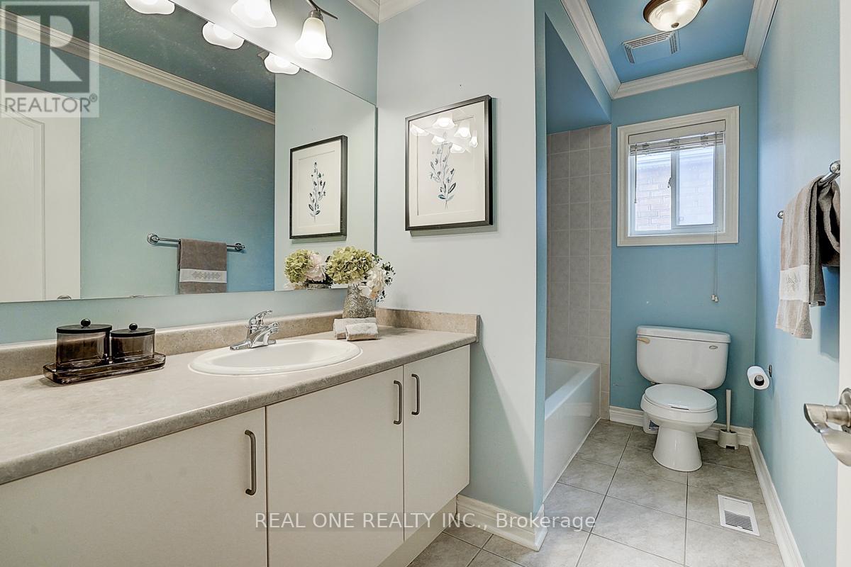 94 Barnwood Drive, Richmond Hill, Ontario  L4E 5A2 - Photo 28 - N12500270