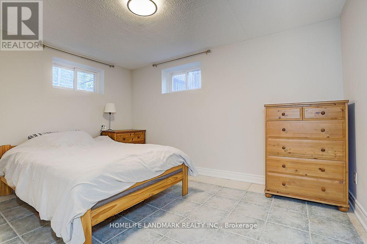 12 Paramount Road, Markham, Ontario  L3P 2V7 - Photo 35 - N12500284