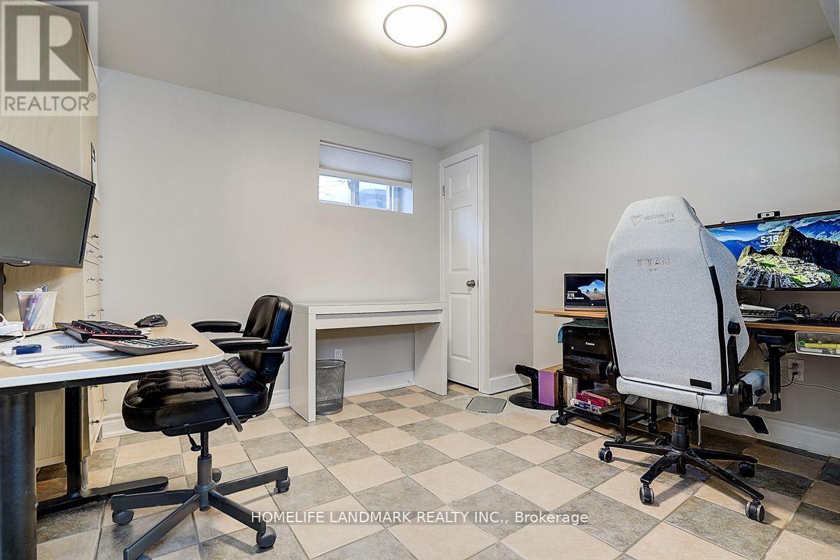 12 Paramount Road, Markham, Ontario  L3P 2V7 - Photo 36 - N12500284