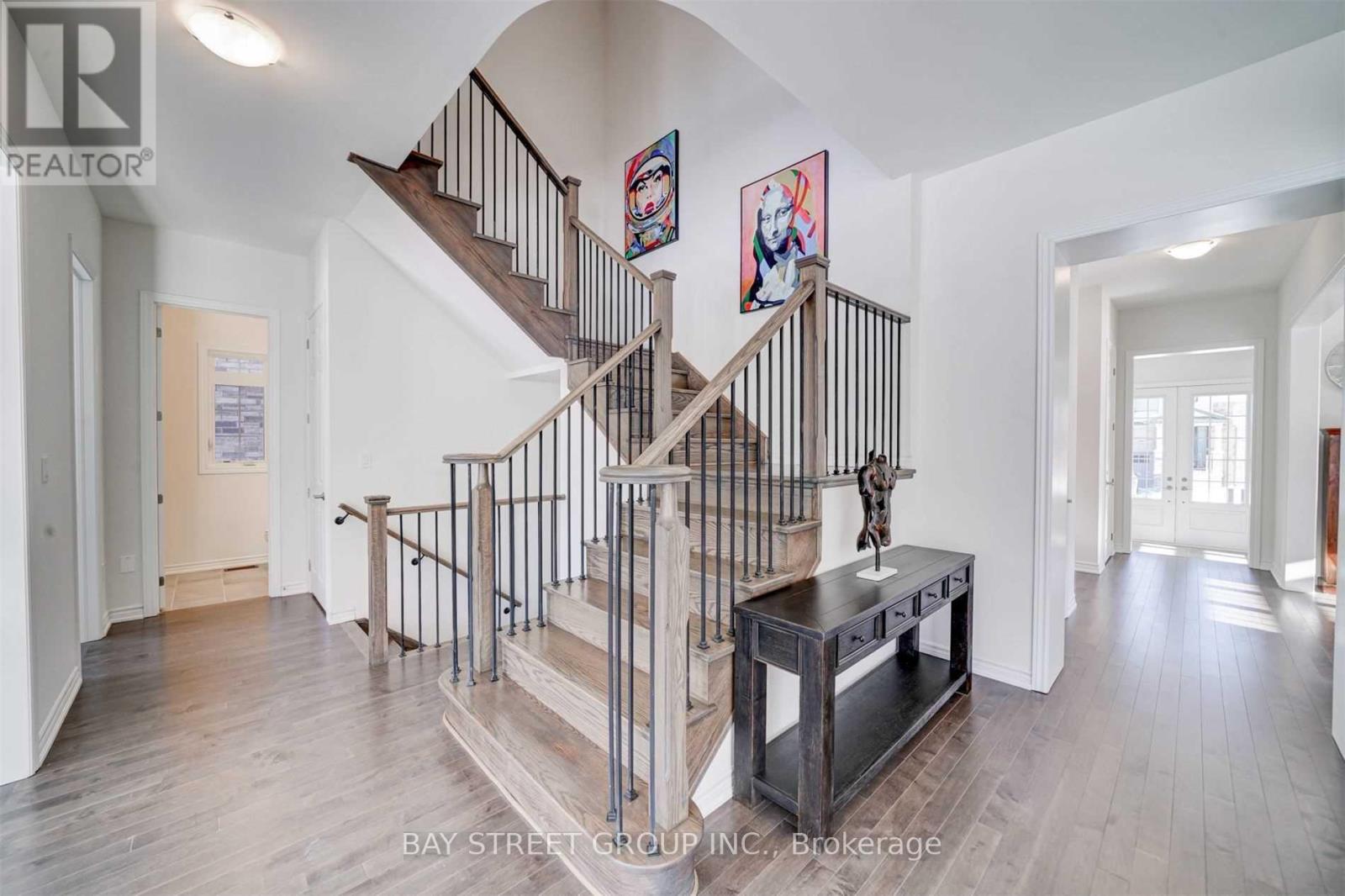 2 Valleo Street N, Georgina, Ontario  L4P 0J9 - Photo 11 - N12500290