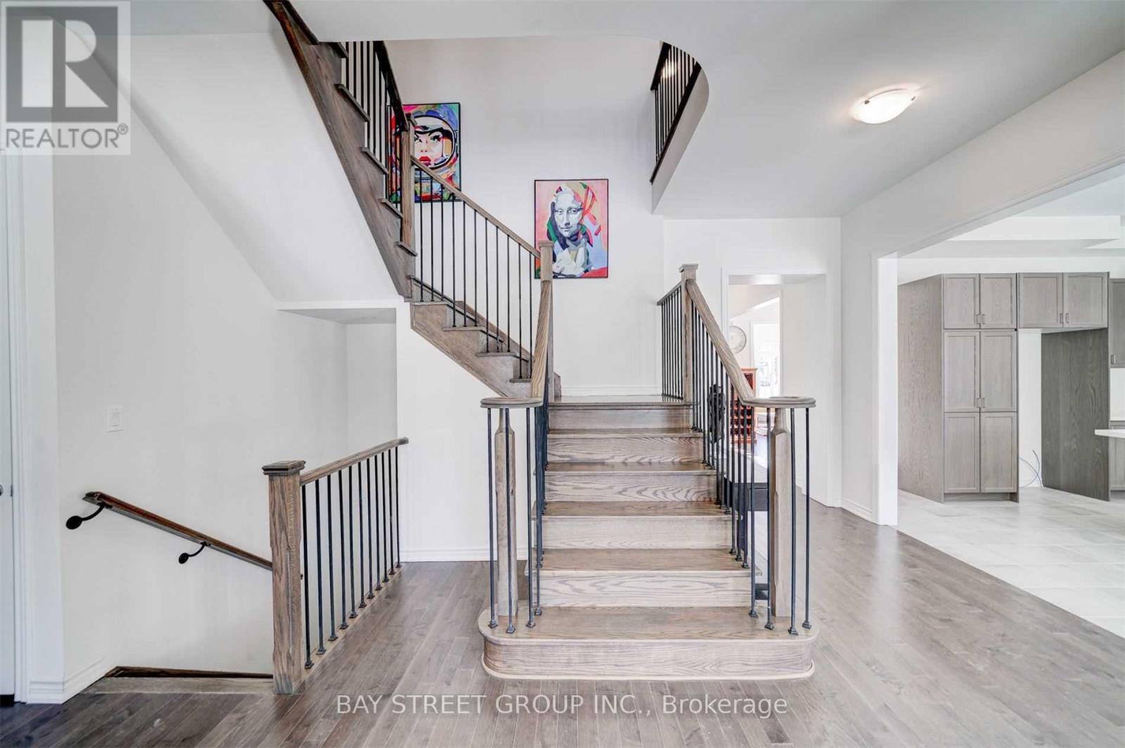 2 Valleo Street N, Georgina, Ontario  L4P 0J9 - Photo 12 - N12500290