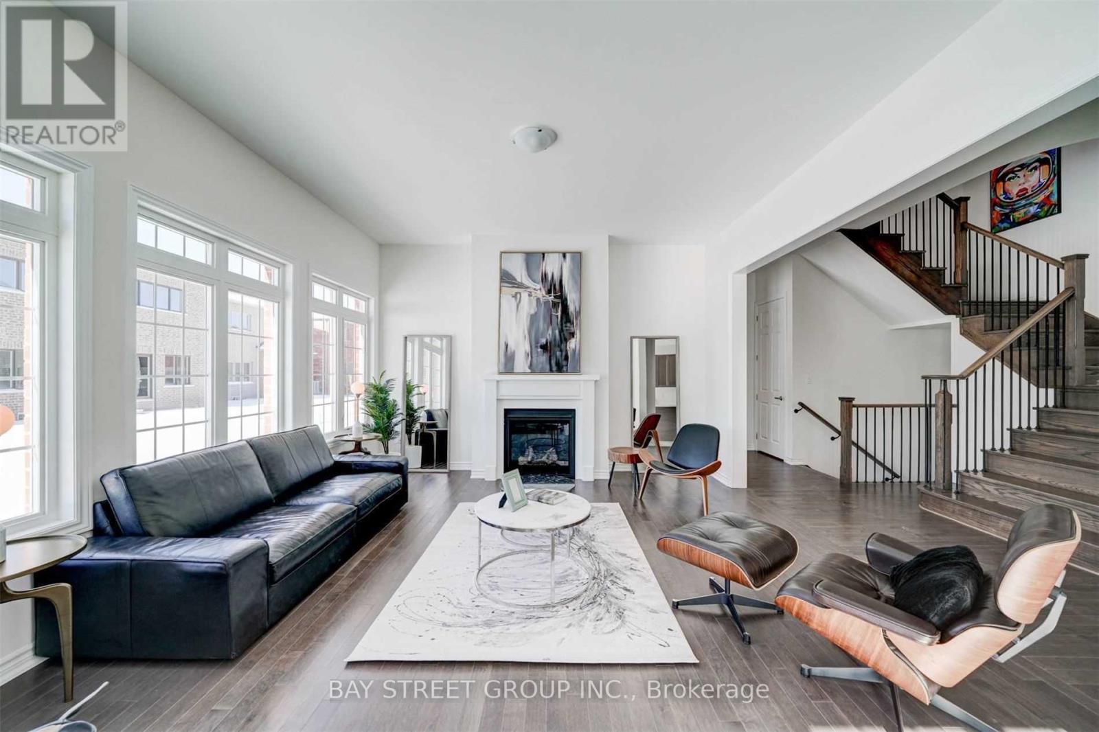 2 Valleo Street N, Georgina, Ontario  L4P 0J9 - Photo 17 - N12500290