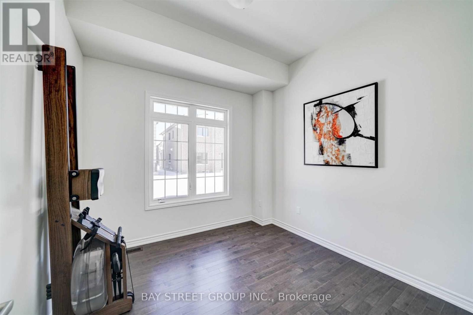 2 Valleo Street N, Georgina, Ontario  L4P 0J9 - Photo 21 - N12500290