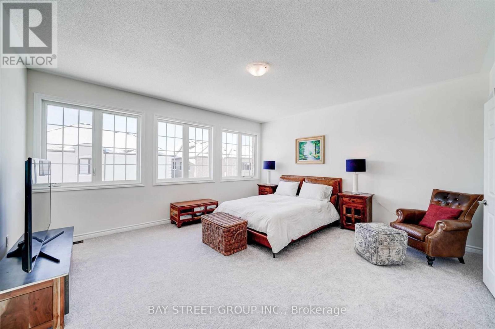 2 Valleo Street N, Georgina, Ontario  L4P 0J9 - Photo 26 - N12500290