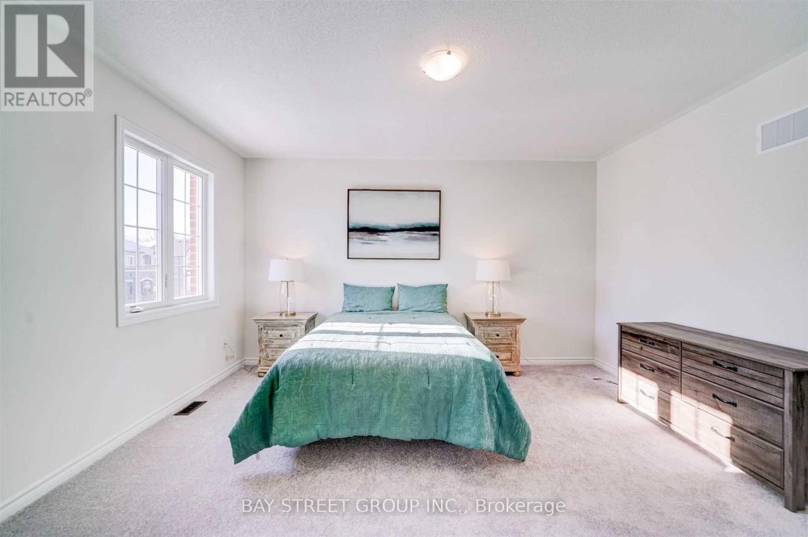 2 Valleo Street N, Georgina, Ontario  L4P 0J9 - Photo 33 - N12500290