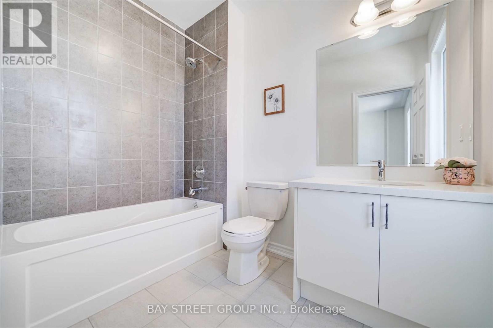 2 Valleo Street N, Georgina, Ontario  L4P 0J9 - Photo 37 - N12500290