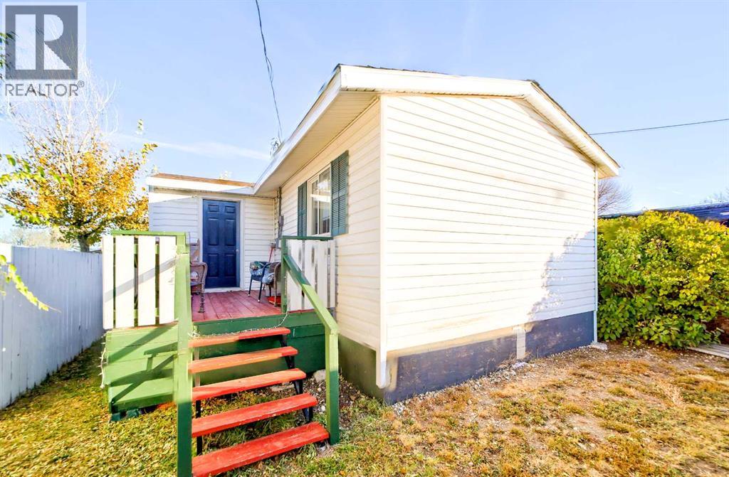112 11 Street, Fort Macleod, Alberta  T0L 0Z0 - Photo 2 - A2266555