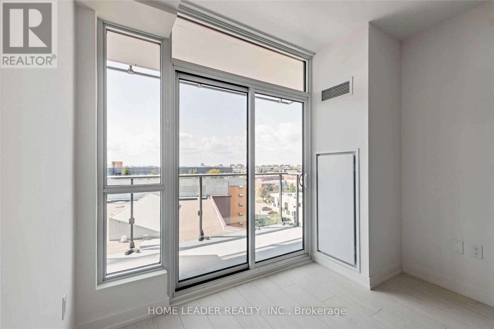 803 - 10 De Boers Drive, Toronto, Ontario  M3J 0H1 - Photo 8 - W12500282