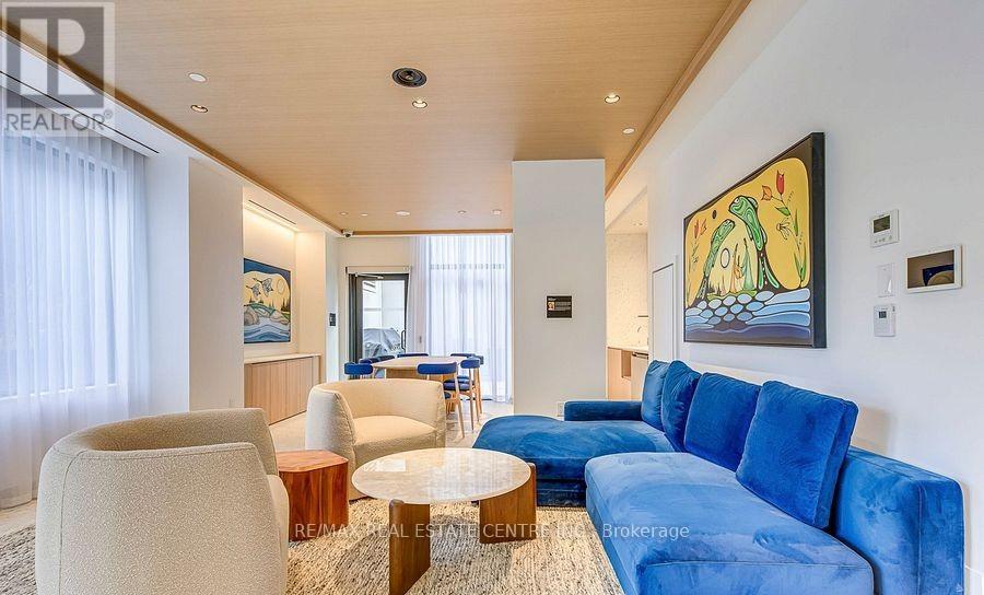 908 - 395 Square One Drive, Mississauga, Ontario  L5B 0P6 - Photo 3 - W12500292