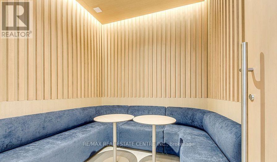 908 - 395 Square One Drive, Mississauga, Ontario  L5B 0P6 - Photo 5 - W12500292