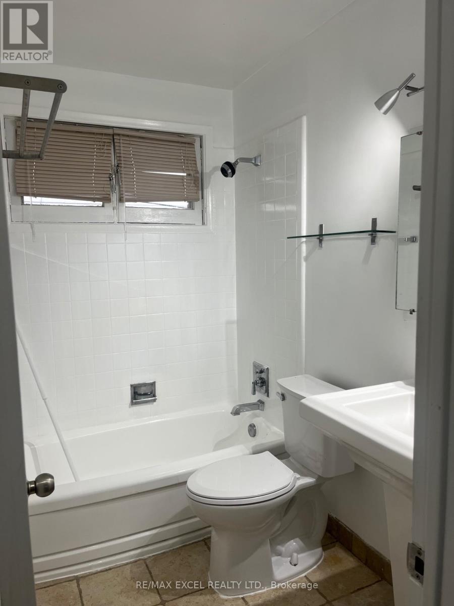 Main Fl - 241 Burnett Avenue W, Toronto, Ontario  M2N 1V9 - Photo 16 - C12500298