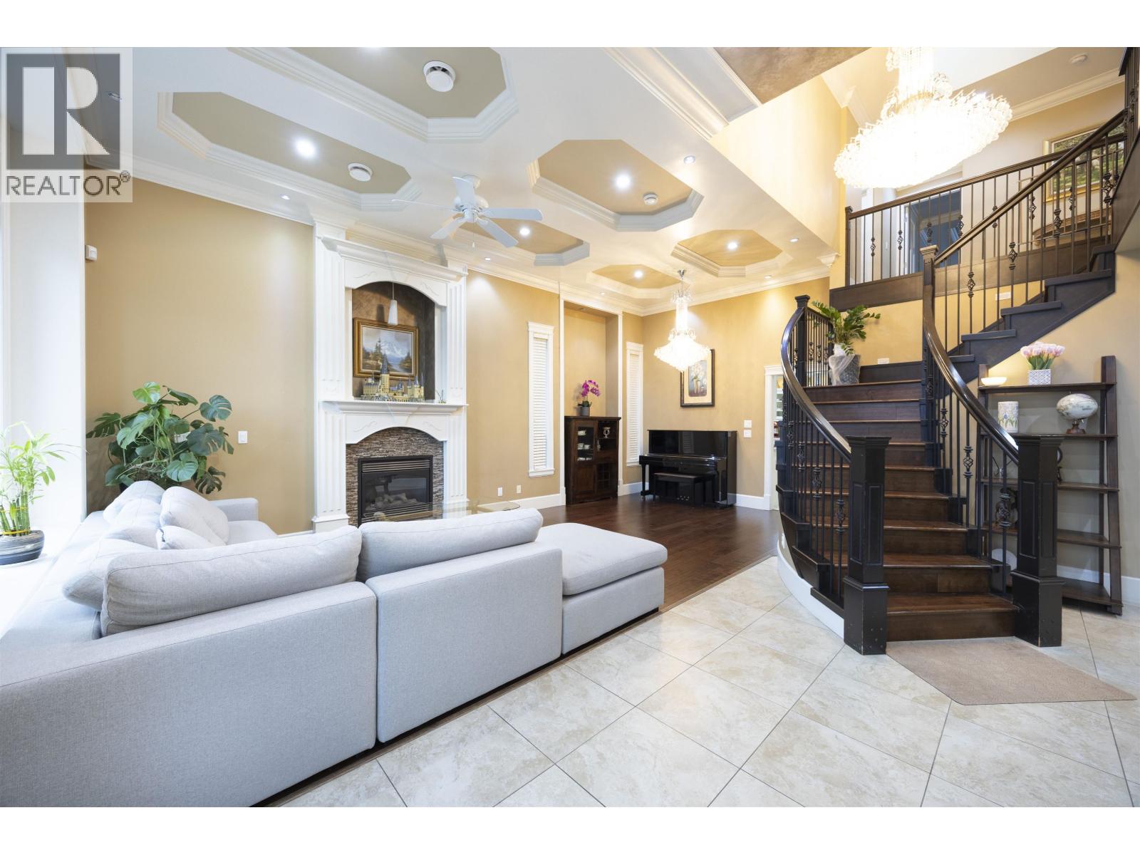 Property at 913 QUADLING AVENUE image 3