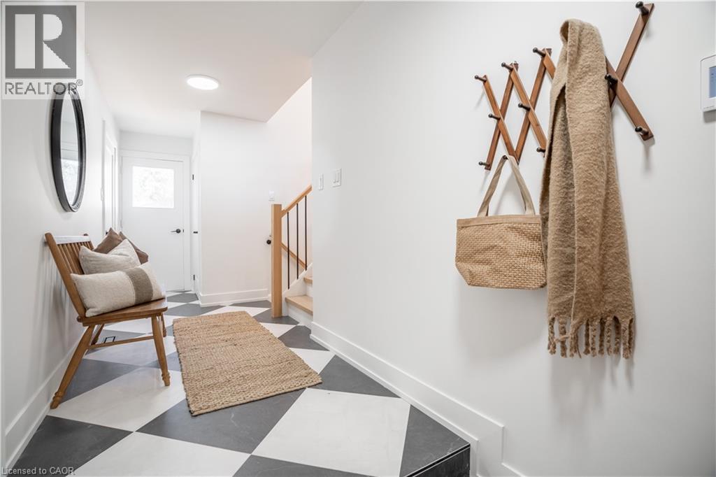 1365 Janina Boulevard, Burlington, Ontario  L7P 1K5 - Photo 4 - 40778610