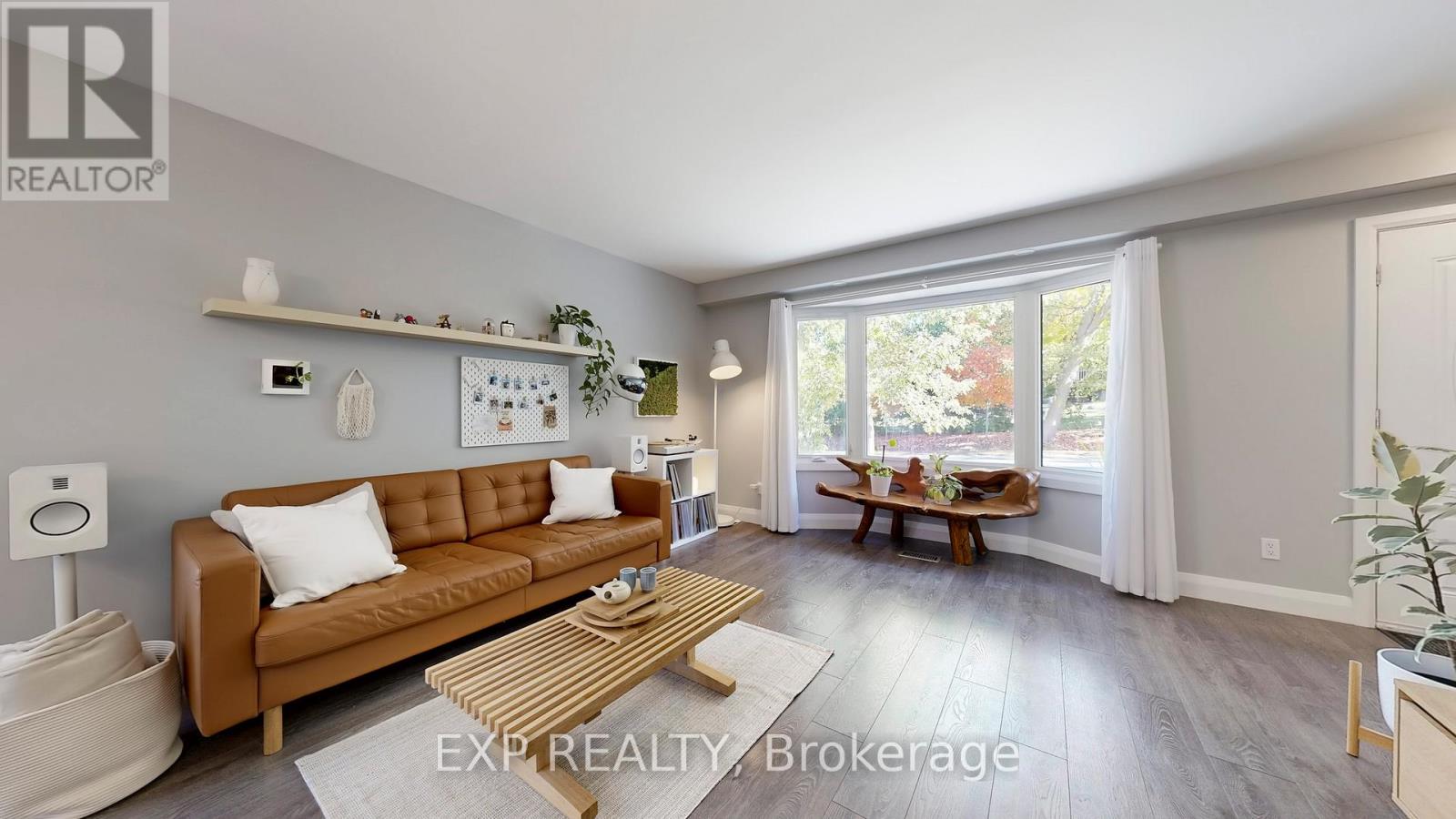 476 Aleah Crescent, Georgina, Ontario  L4P 1W9 - Photo 5 - N12500306