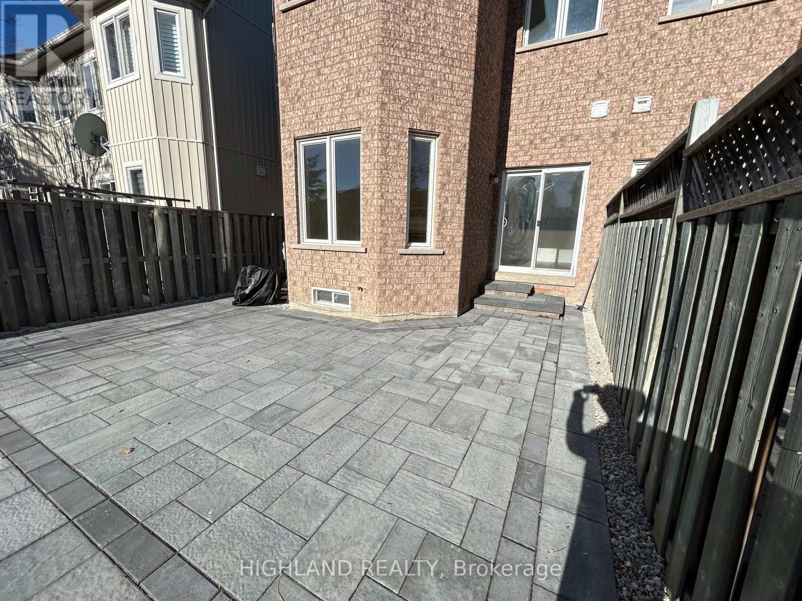 916 Golden Farmer Way, Mississauga, Ontario  L5W 1B4 - Photo 25 - W12500314