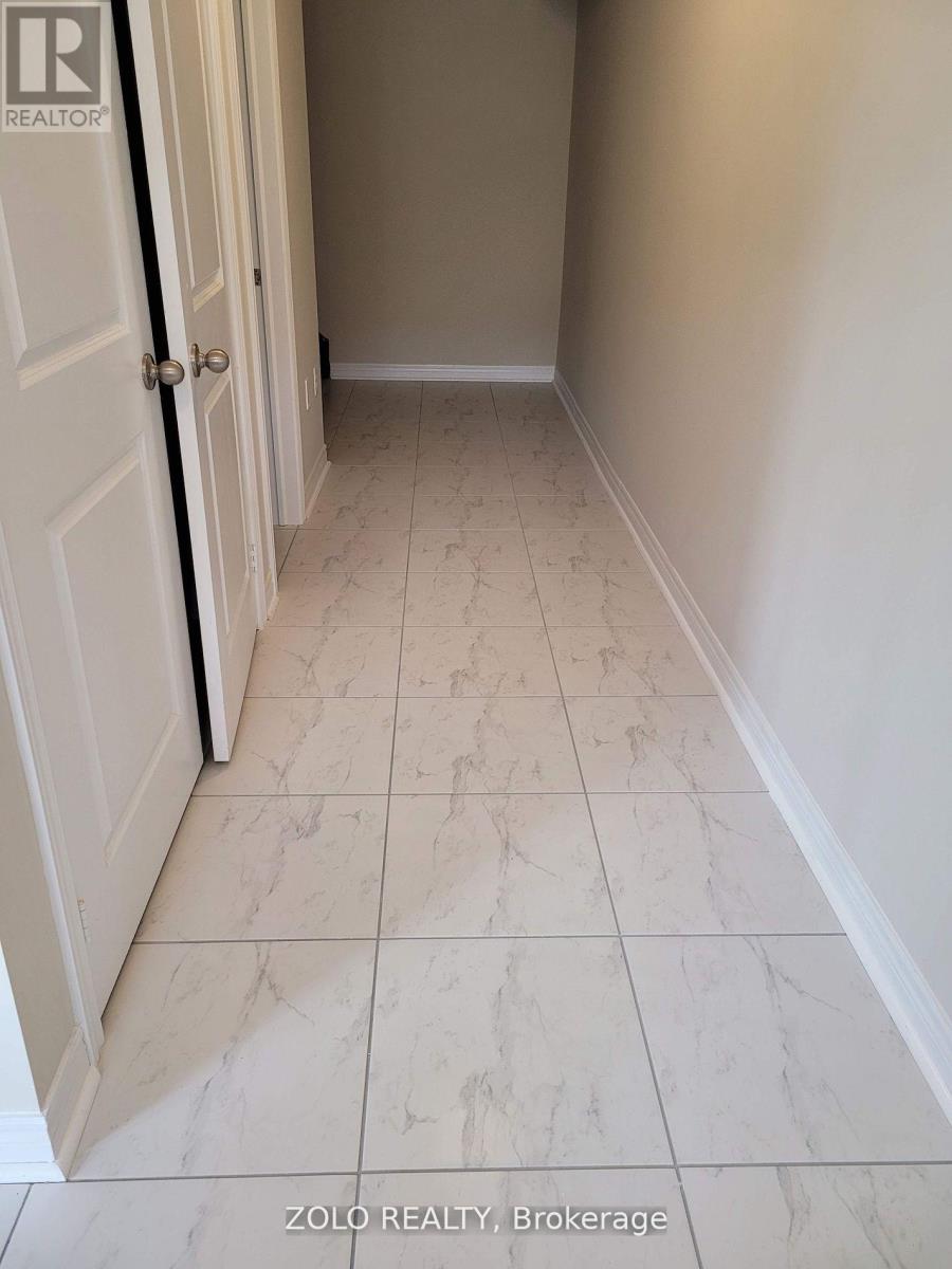 28 Remembrance Road S, Brampton, Ontario  L7A 0A7 - Photo 2 - W12500316