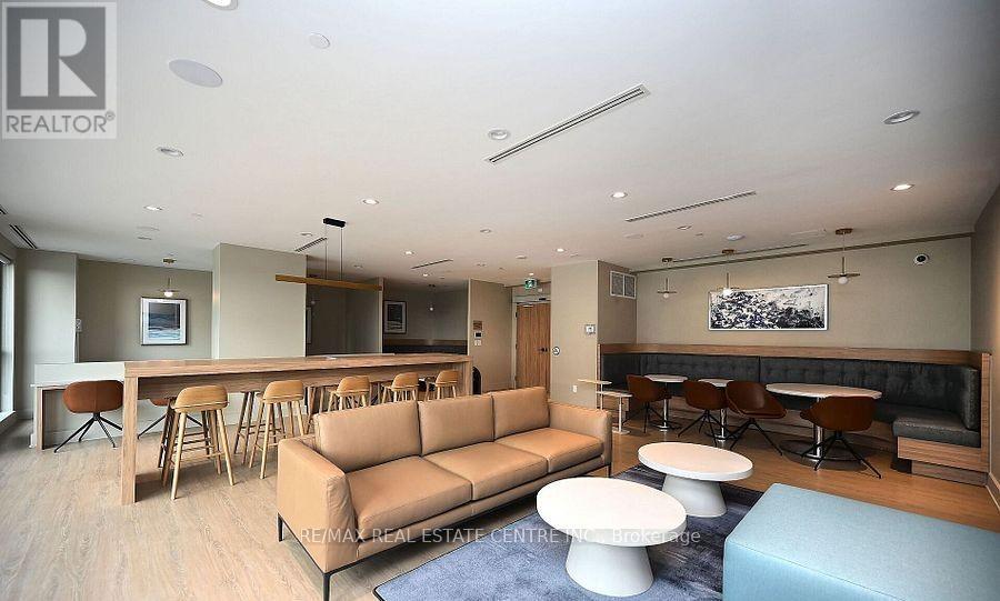 1308 - 430 Square One Drive, Mississauga, Ontario  L5B 0L6 - Photo 11 - W12500324