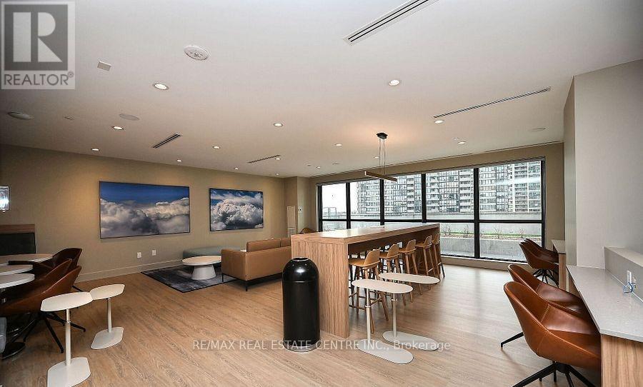 1308 - 430 Square One Drive, Mississauga, Ontario  L5B 0L6 - Photo 13 - W12500324