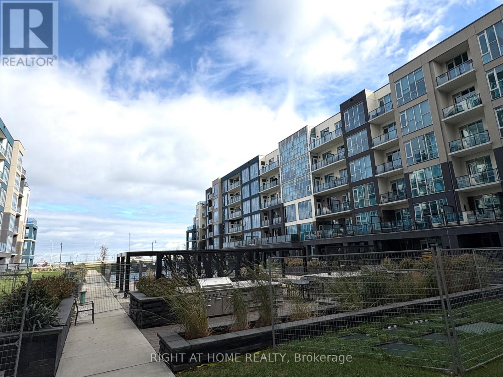 513 - 16 Concord Place, Grimsby, Ontario  L3M 0J1 - Photo 14 - X12500330