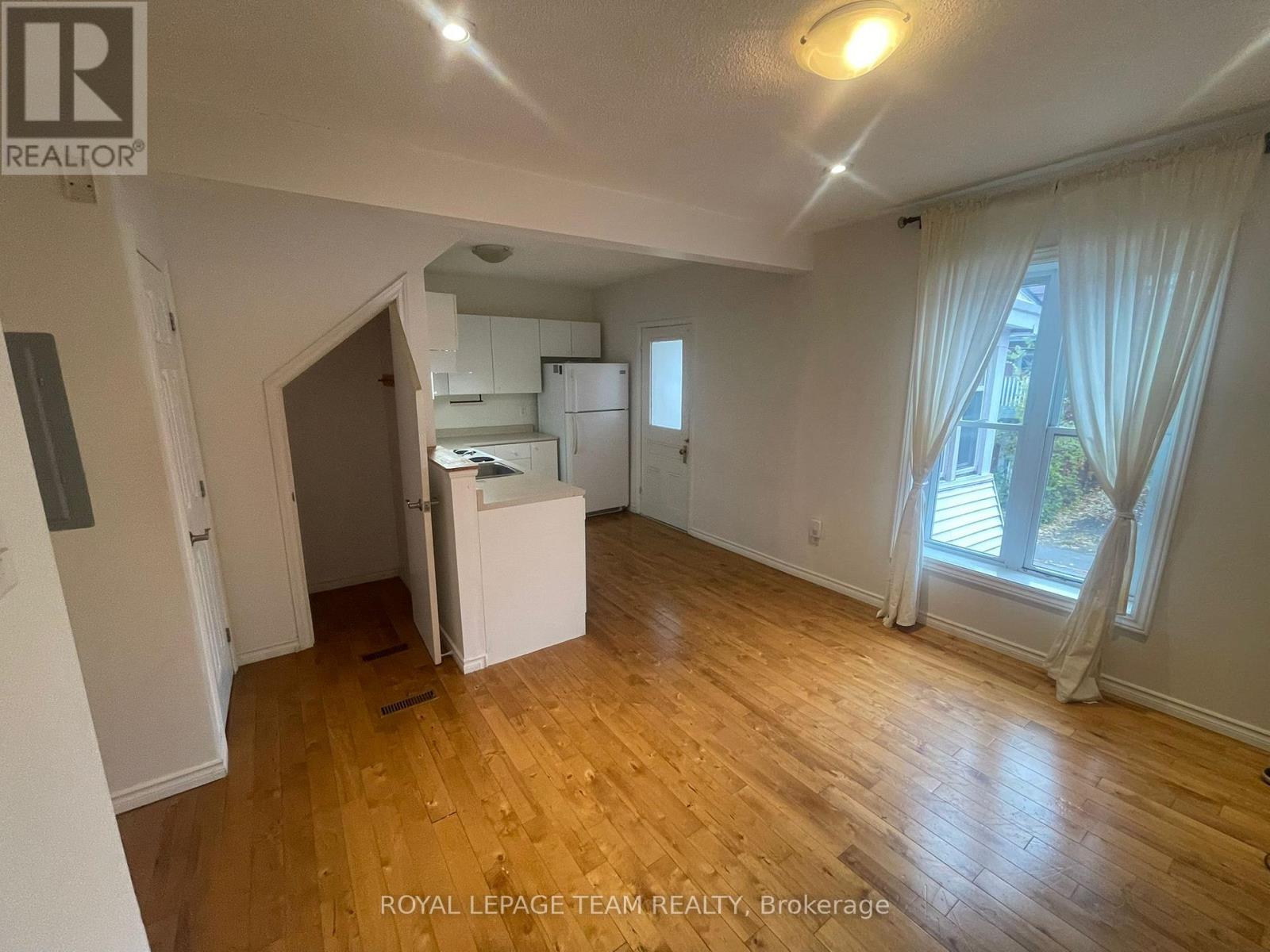 2 - 519 Lyon Street N, Ottawa, Ontario  K1R 5X8 - Photo 3 - X12500350