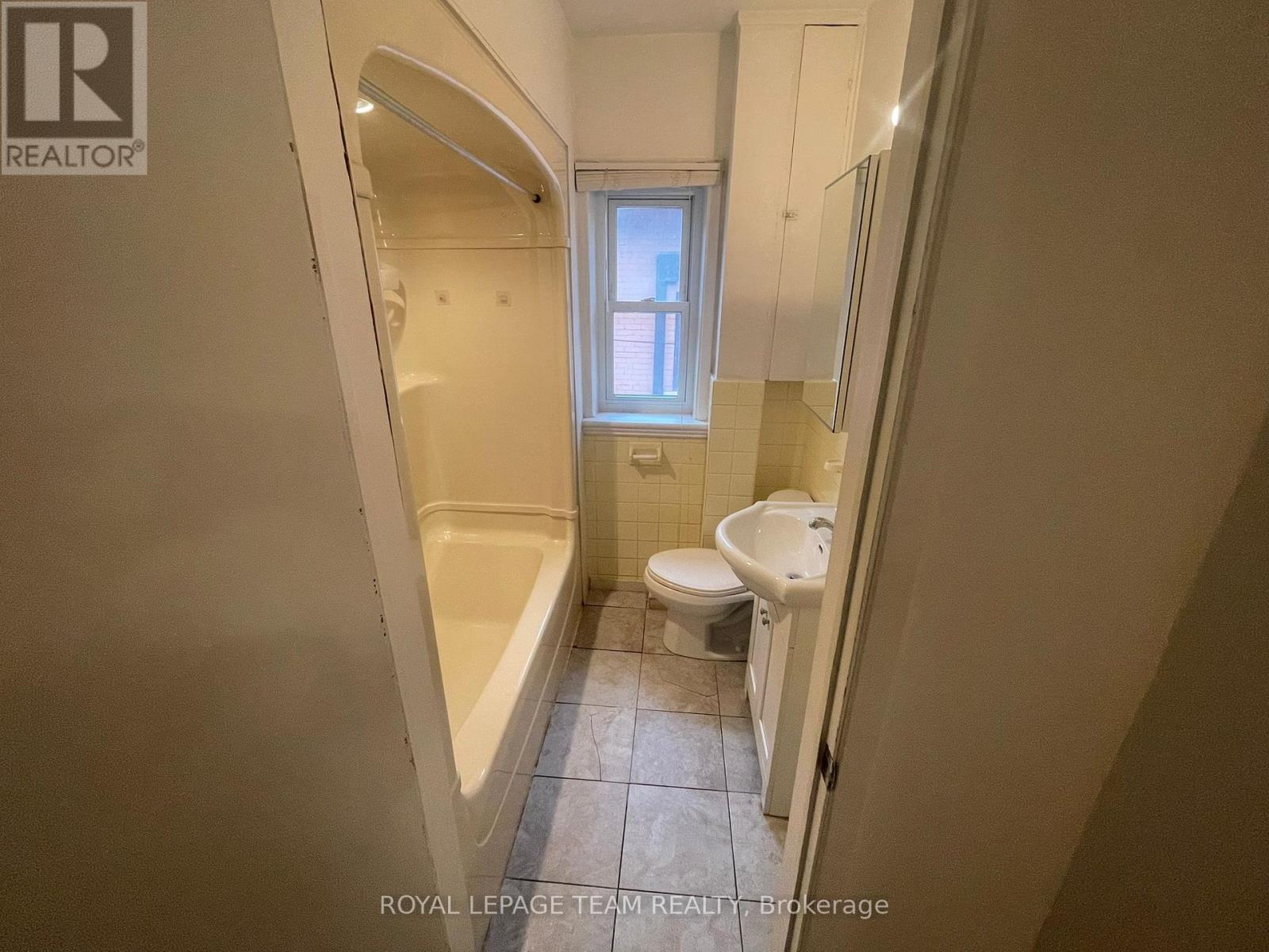 2 - 519 Lyon Street N, Ottawa, Ontario  K1R 5X8 - Photo 8 - X12500350