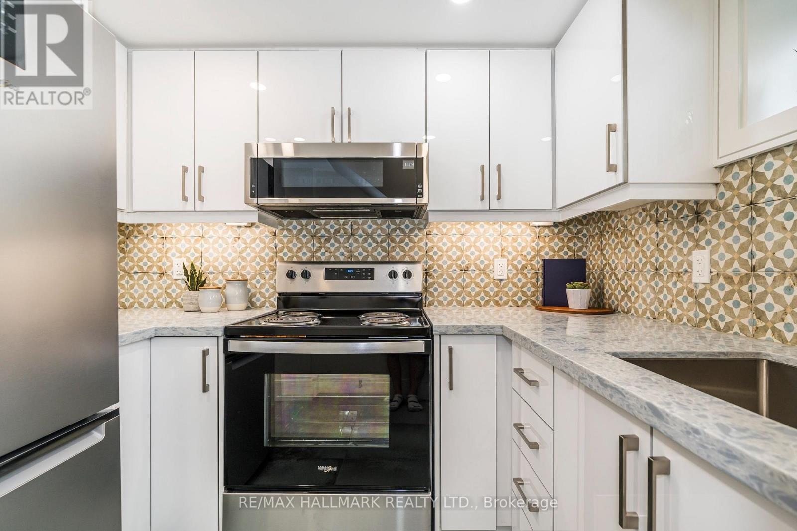 House - 202 Rusholme Road, Toronto, Ontario  M6H 2Y7 - Photo 11 - C12500336