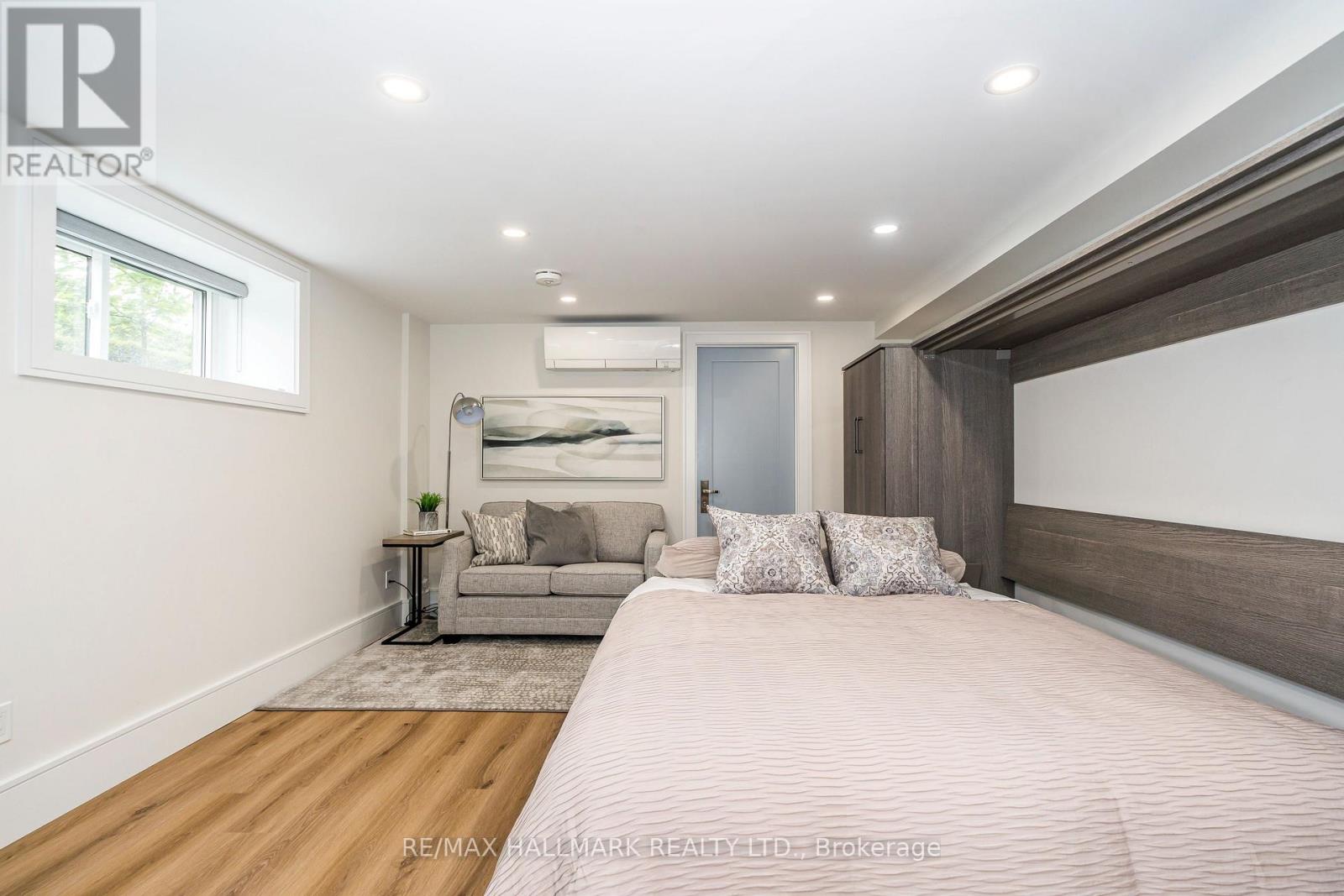 House - 202 Rusholme Road, Toronto, Ontario  M6H 2Y7 - Photo 6 - C12500336