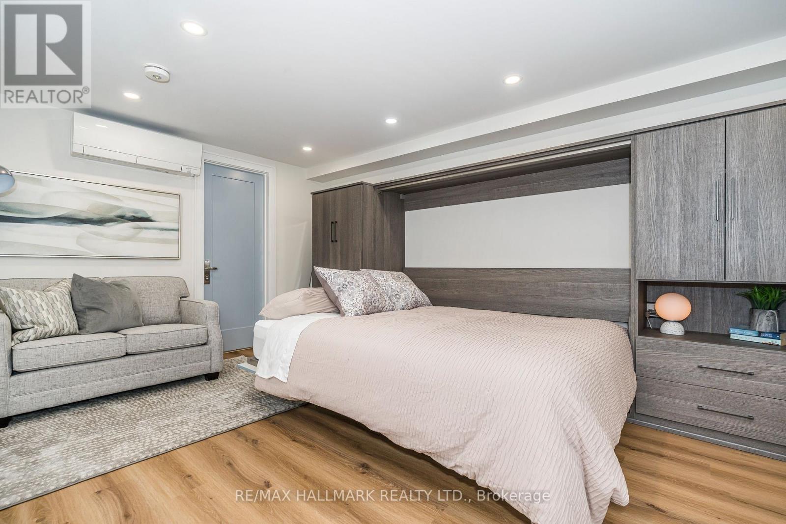 House - 202 Rusholme Road, Toronto, Ontario  M6H 2Y7 - Photo 9 - C12500336