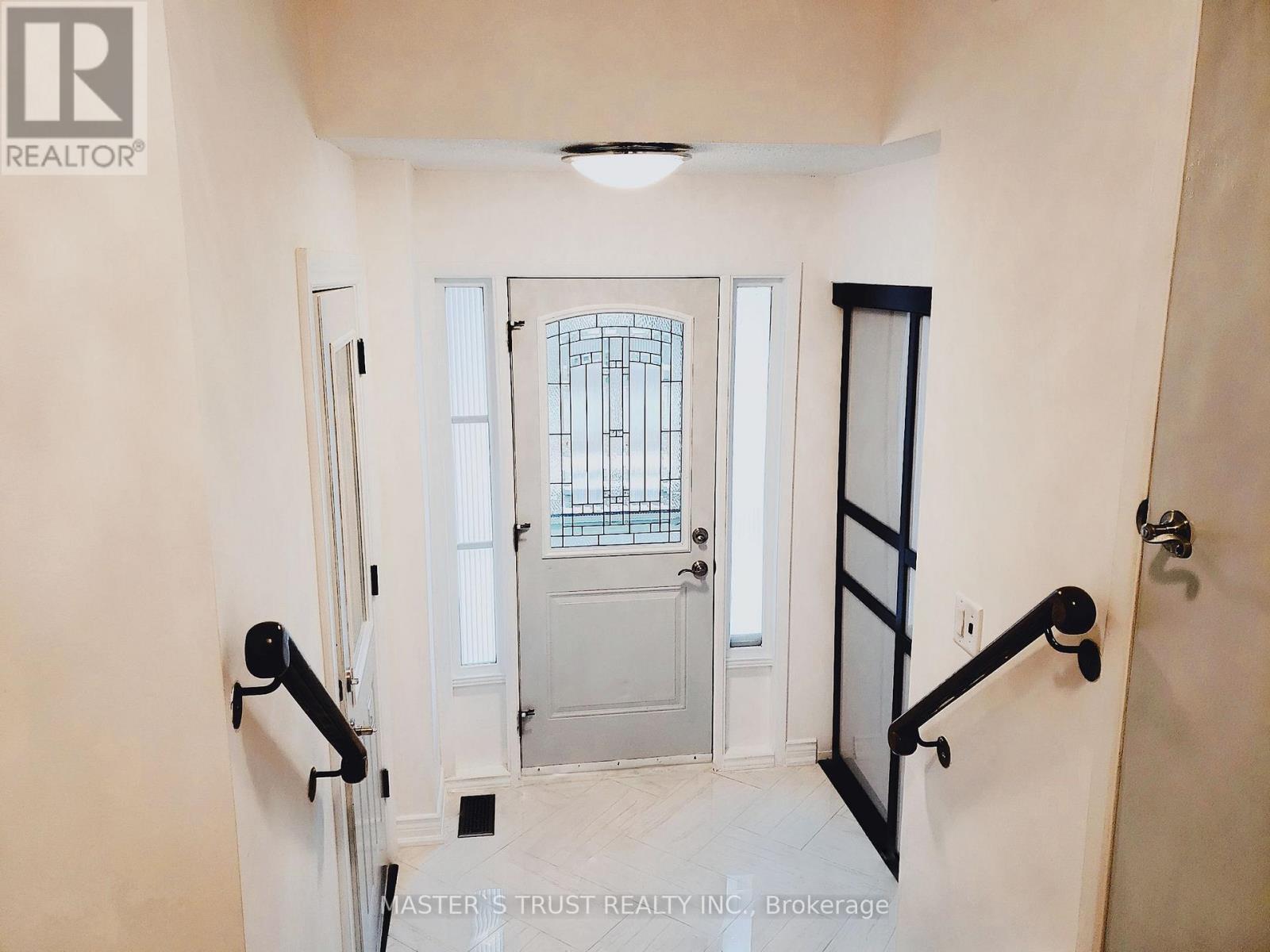 20 O'halloran Crescent, Toronto, Ontario  M1V 2C3 - Photo 4 - E12499190